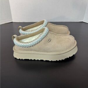 NEW Kids UGG Tazz slipper in Sand